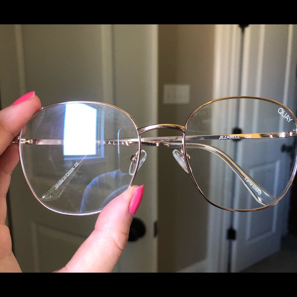 Quay Australia Jezabell blue light glasses.